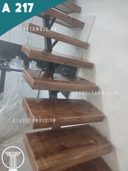 کف پله چوبی