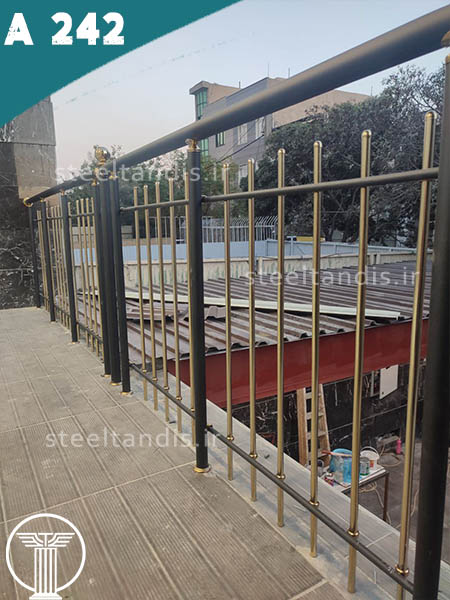 نرده عمودی استیل طلایی مشکی